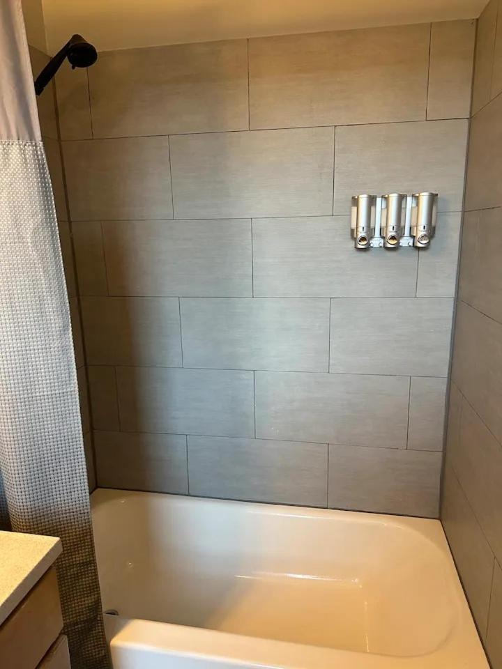 Quiet, Gated Oasis Near Downtown Lexington Appartement Buitenkant foto
