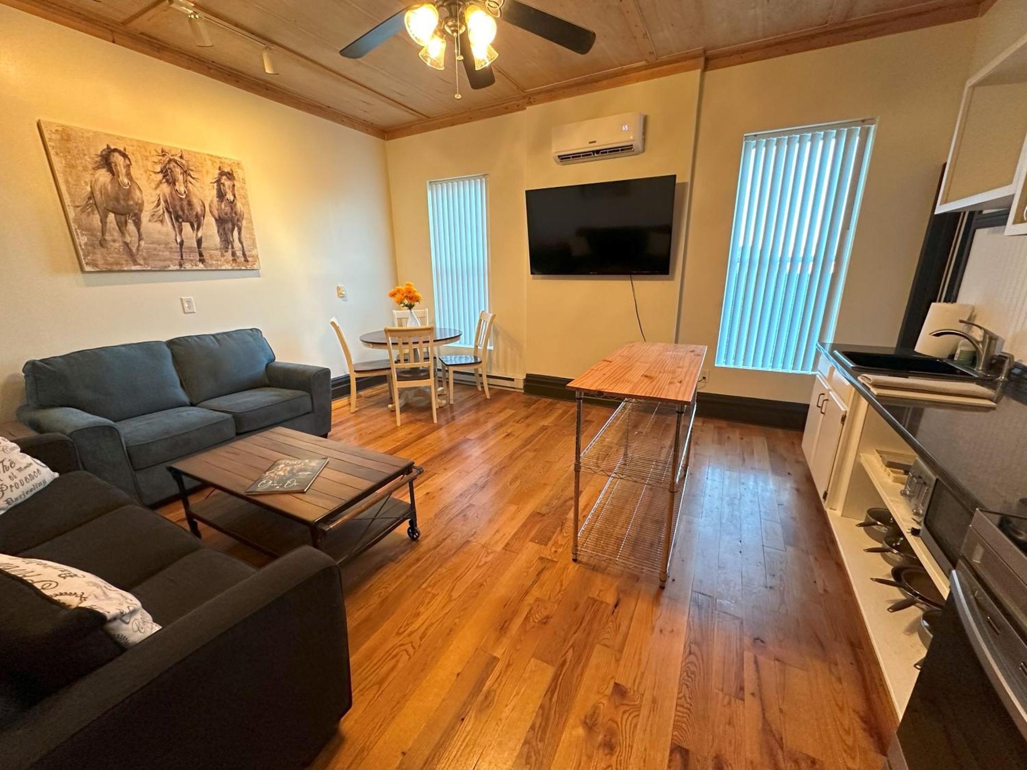 Quiet, Gated Oasis Near Downtown Lexington Appartement Buitenkant foto