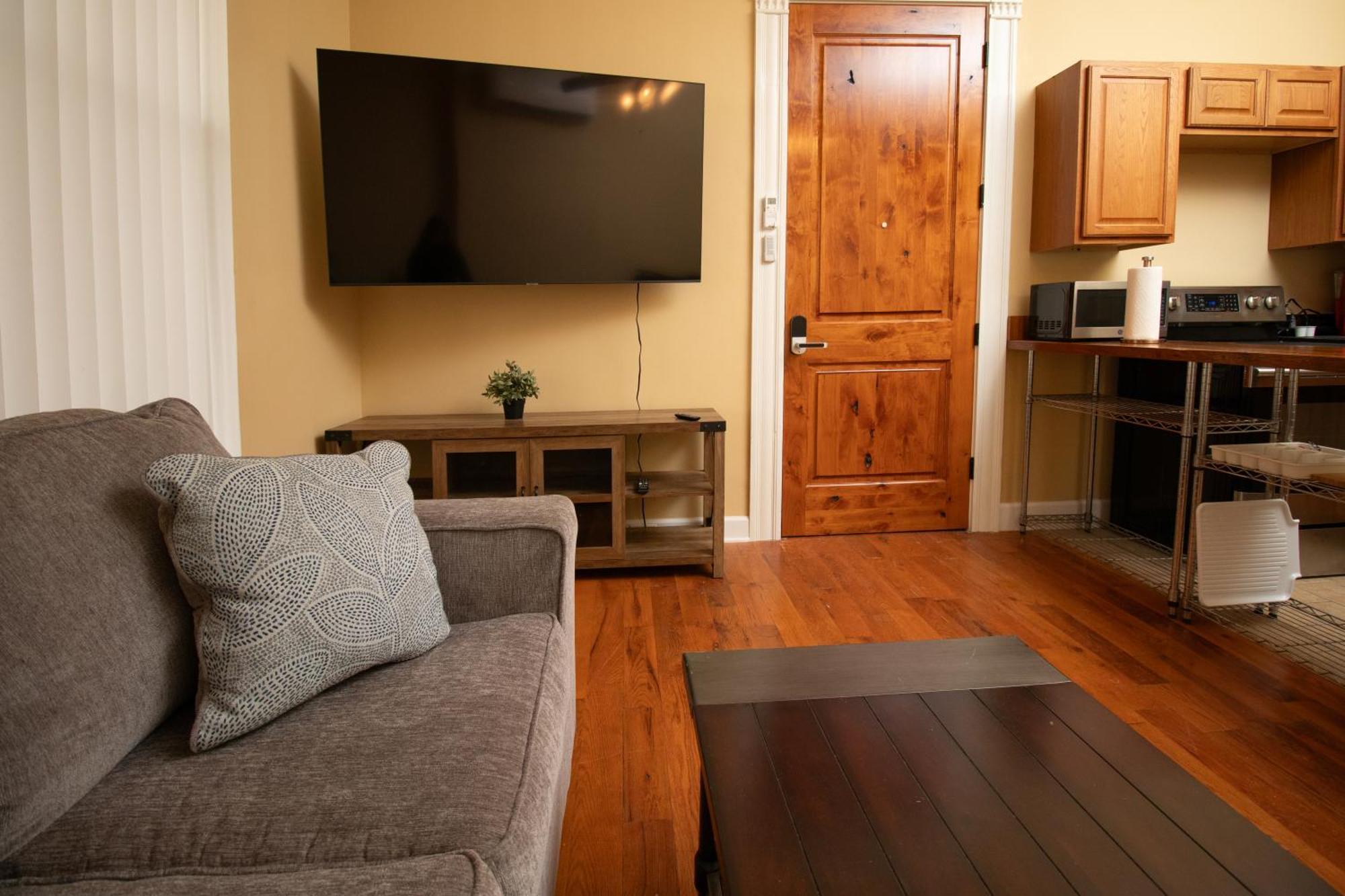 Quiet, Gated Oasis Near Downtown Lexington Appartement Buitenkant foto
