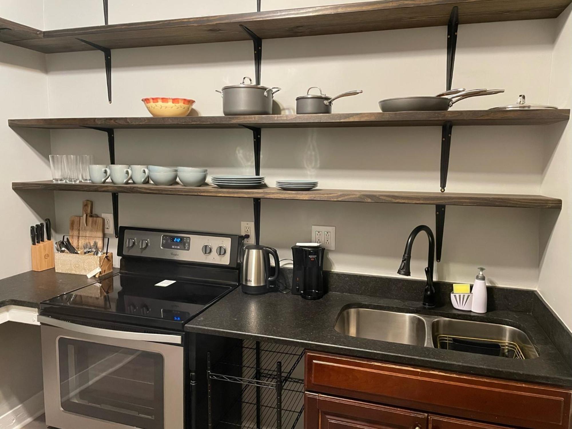 Quiet, Gated Oasis Near Downtown Lexington Appartement Buitenkant foto
